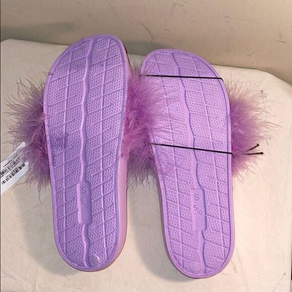NWT INC open toe fluffy purple slippers US5/6 - Picture 3 of 3